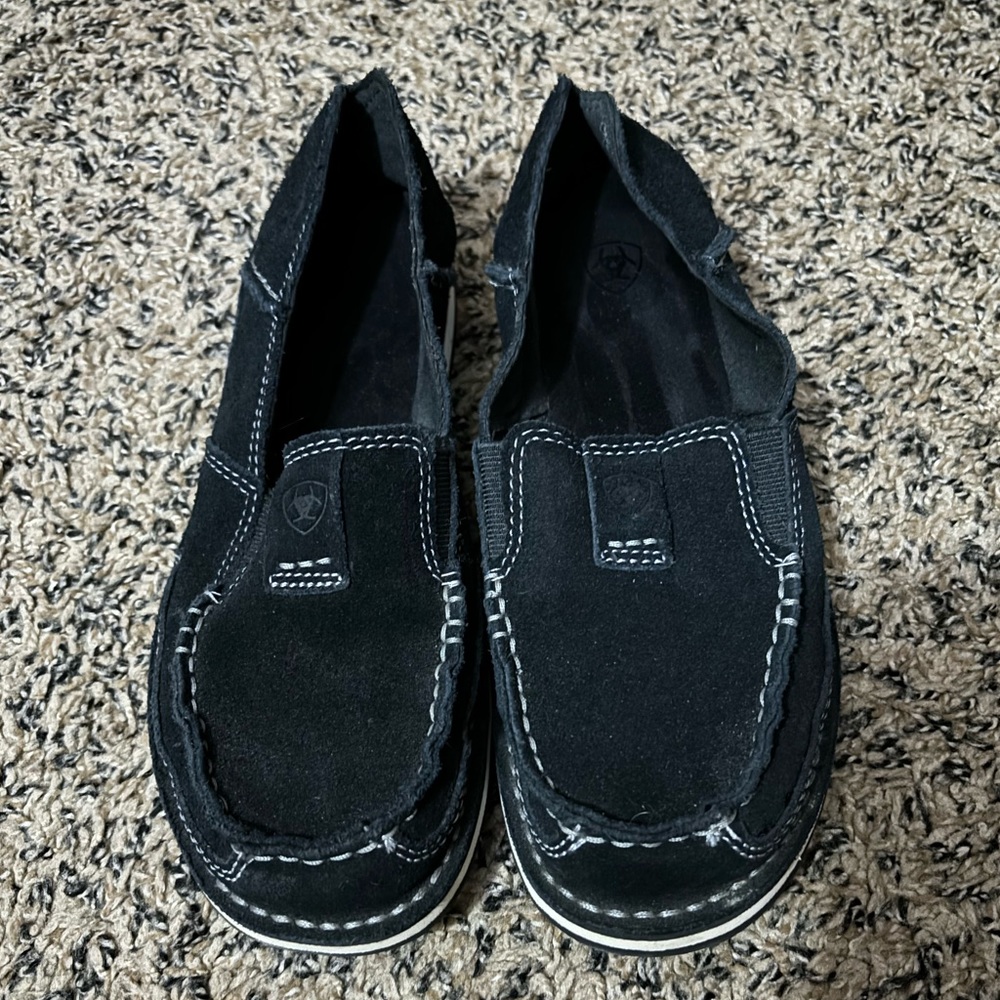 Women’s Ariat shoes